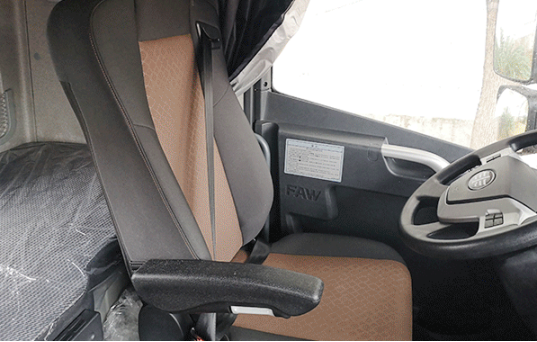 解放JH6、汕德卡G7、欧曼EST 同是8×4自动挡车型 哪款更得你心？