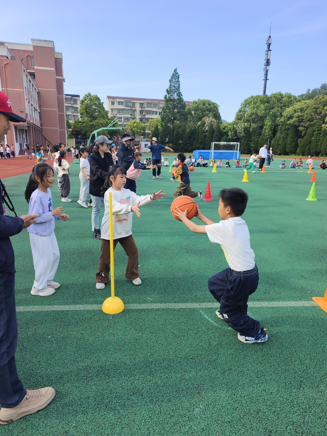 全国青少年校园篮球特色学校举办别开生面篮
