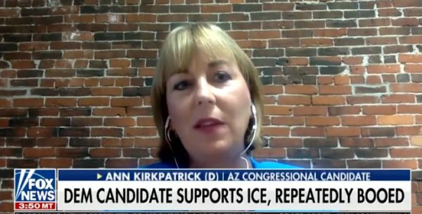 美新闻台本想“拍马屁”却请错嘉宾 特朗普遭猛批