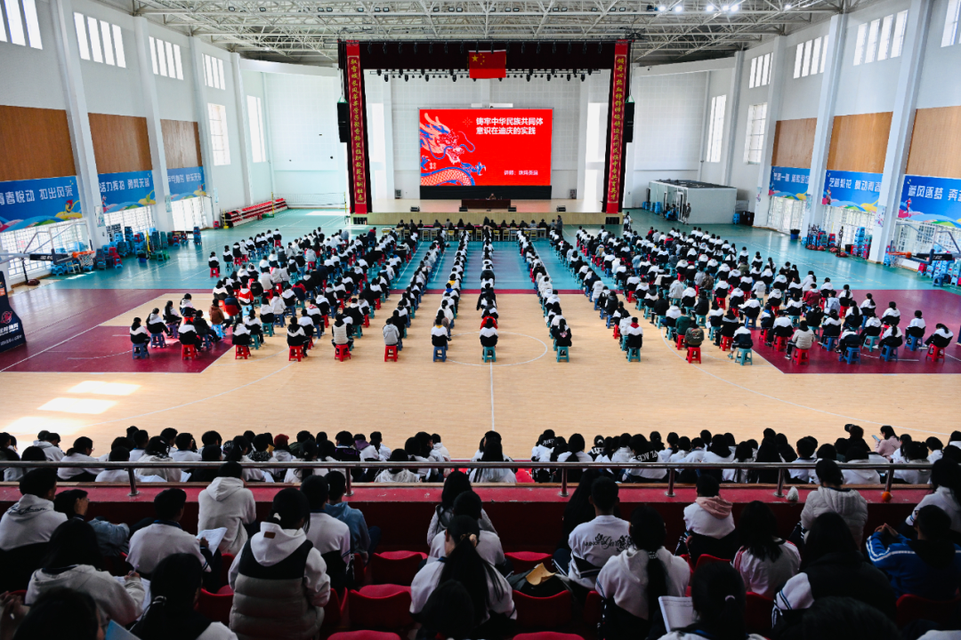 “五老”进校园宣讲活动在学院(校)举行(图1)