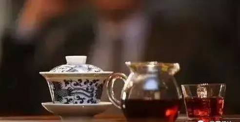 黑茶效用：喝黑茶不但能长寿，还能帮你远离16种病！