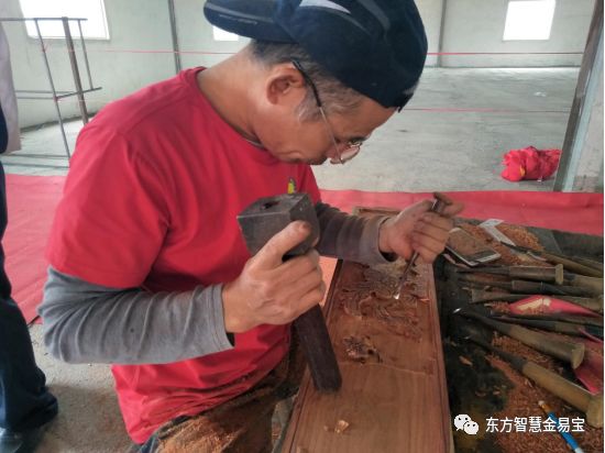 肇慶雕刻工藝后繼有人|媒體熱點資訊-肇慶市鼎湖華夏文化傳播有限公司