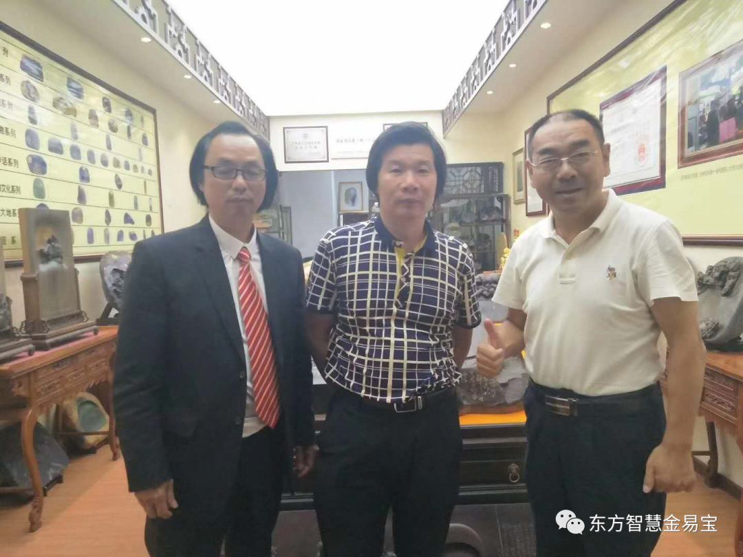 一個(gè)非遺熱愛(ài)者的傳奇故事|媒體熱點(diǎn)資訊-肇慶市鼎湖華夏文化傳播有限公司