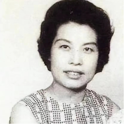 香港第一位亚太影帝:童星出道,与初恋相爱50年,76岁仍当众示爱