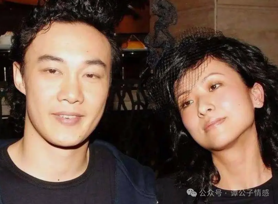 被刘德华赏识甩陈小春嫁天王零花钱一月50万的她凭啥好命