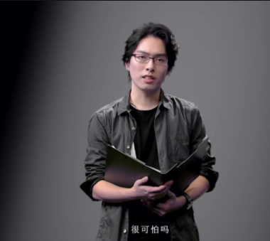 在鹰角年会上,海猫真人上阵,放了自己拍摄的mv.