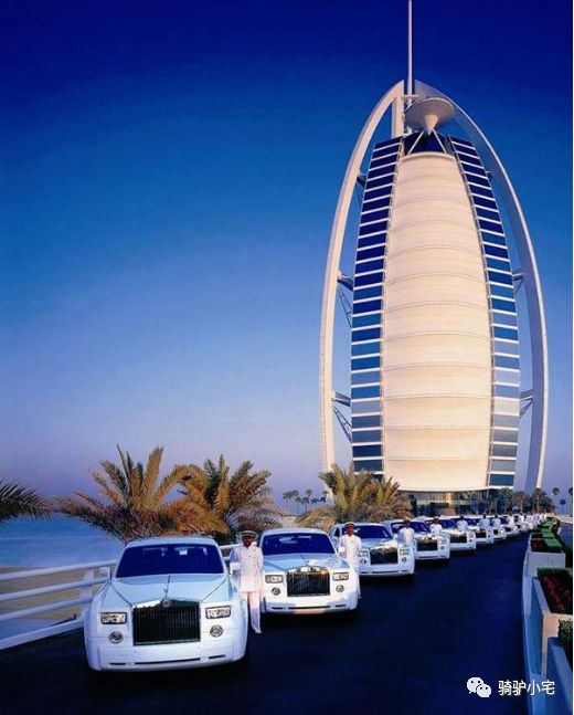 帆船酒店里面_帆船酒店住一晚要多少人民币_帆船酒店一晚上多少钱