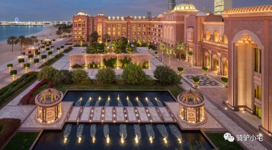 帆船酒店里面_帆船酒店一晚上多少钱_帆船酒店住一晚要多少人民币