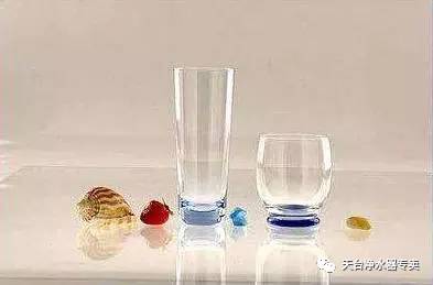二胎了,你还在用3元一吨的水泡着500元的进口名牌奶粉?