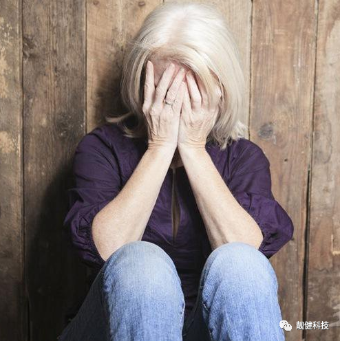 对抗更年期！妈妈们不妨试试NewULife HGH凝胶