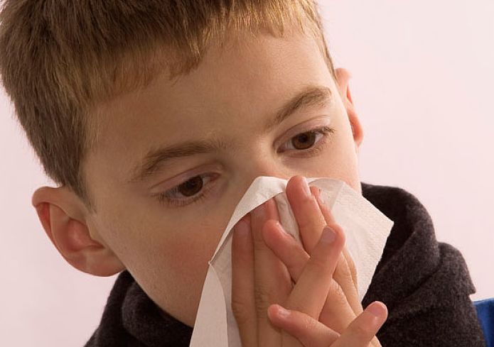 宝宝过敏性鼻炎别大意，小心拖成哮喘！