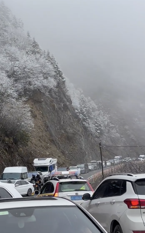 四川多地下雪了！成都下雨降温！这些景区门票已售磬