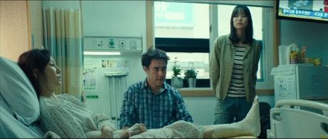 抓住救命稻草的野兽们剧照 影视推荐:韩国电影《抓住救命稻草的野兽们》,链接在线观看(图11)