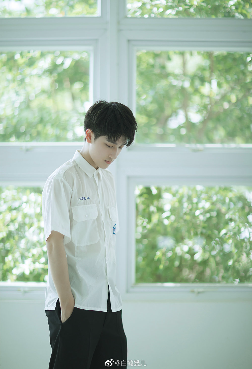 男生拍照这样摆 pose 能帅 10 倍! - chrome插件网