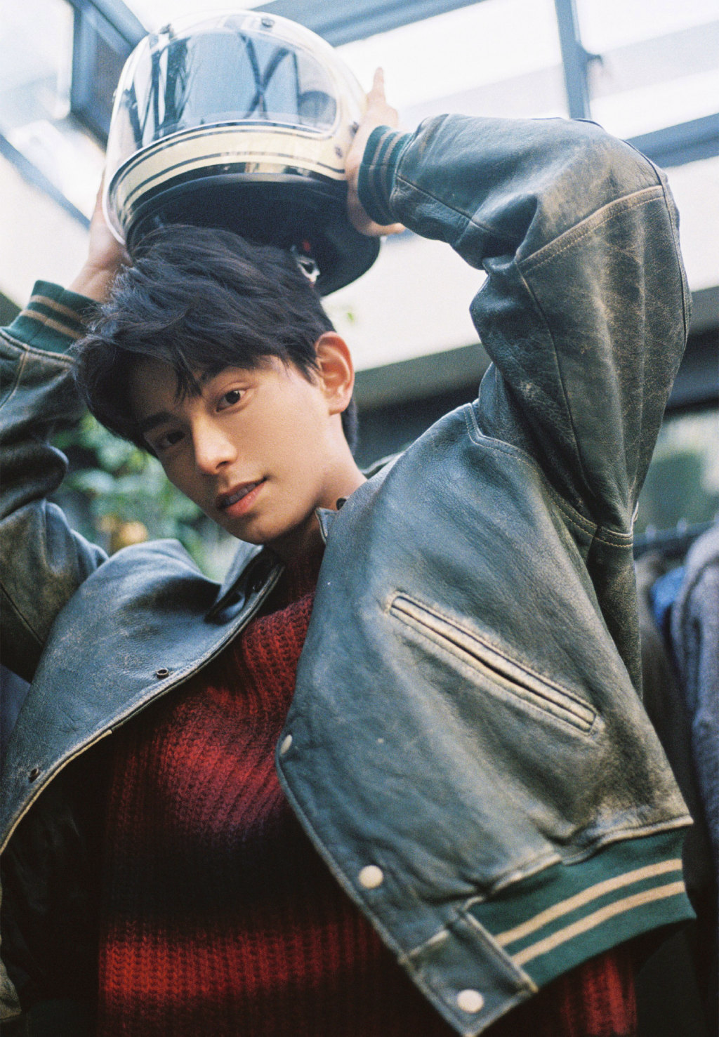 男生拍照这样摆 pose 能帅 10 倍! - chrome插件网