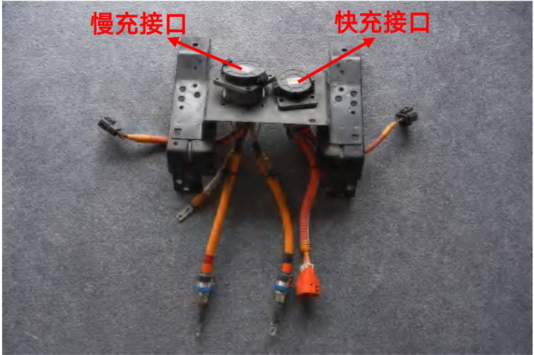 电动车比亚迪“元”细化拆解，细看电池与电驱系统的图14