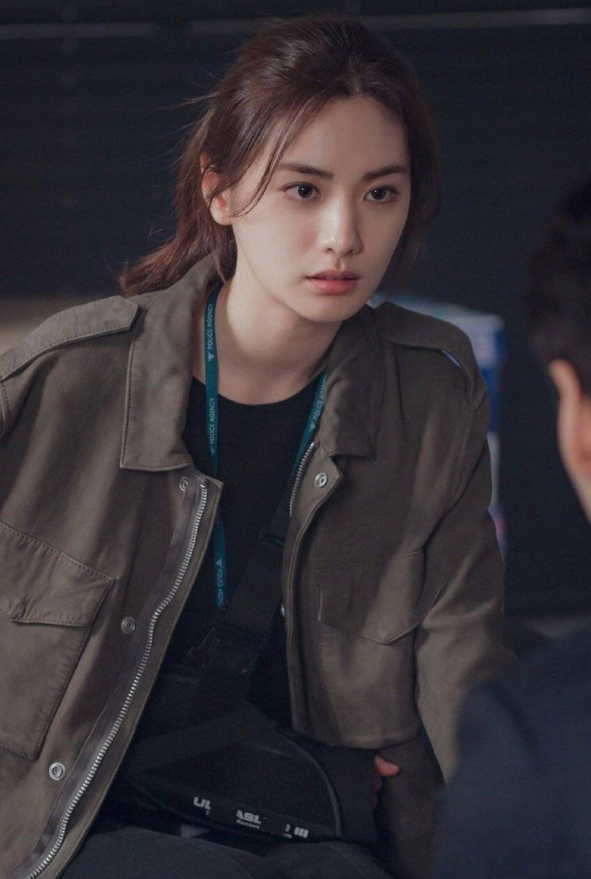 【美女】拿下“全球最美脸蛋”的她，被韩国人骂哭，这港风神颜，绝了！（组图） - 39