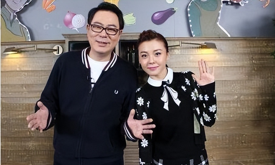 高亚麟被曝出轨后:再看他和小11岁前妻时玮的爱情,简直太讽刺!