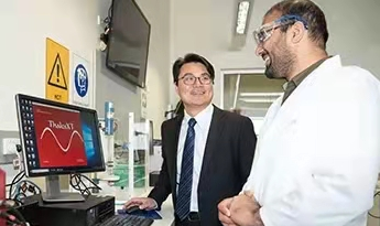 明星科学家！头条应属于西澳这位华人学者! - 10