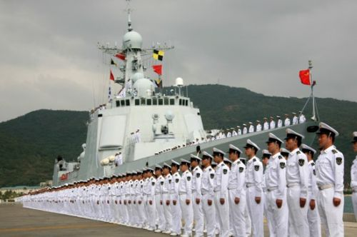 直接撞沉!美军舰闯中国西沙领海,解放军大校下令:撞!