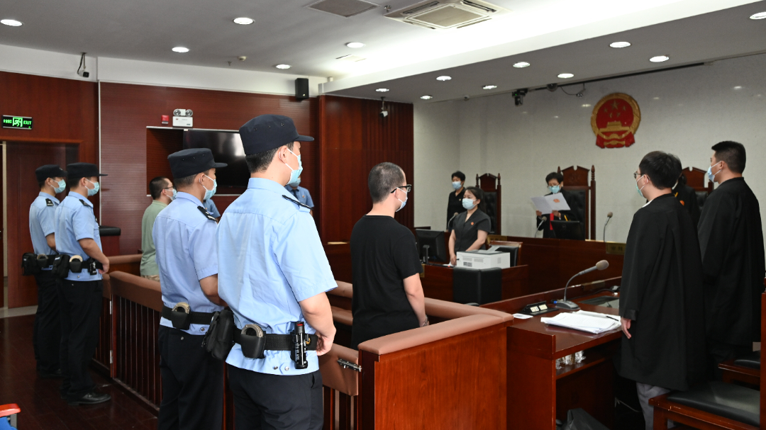 和平精英外挂免费ios_和平精英外免费挂苹果版_和平精英外免费挂下载安装苹果