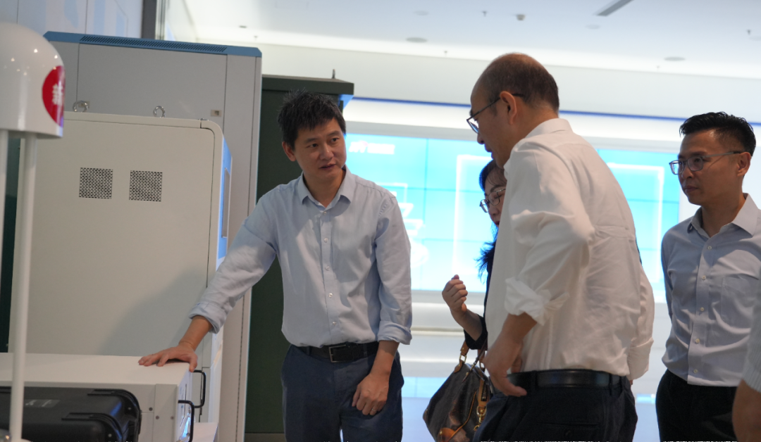 中國(guó)氣象局氣象探測(cè)中心副主任宏觀一行蒞臨聚光科技考察調(diào)研