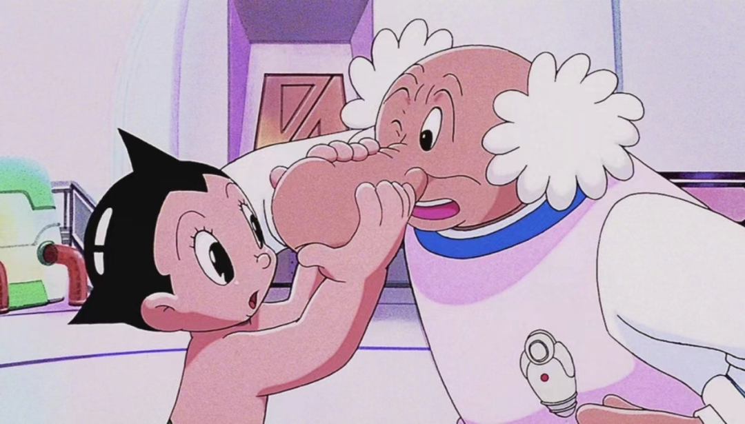 庆幸的是,好心的茶水博士收留了阿童木,并赋予了它超常的本领,终于