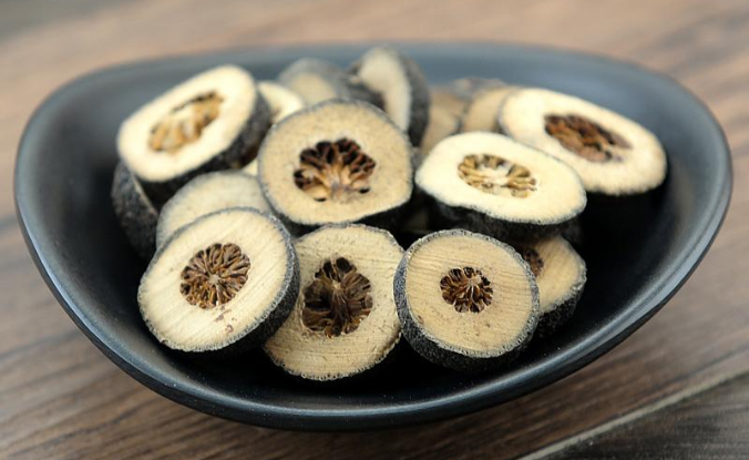 【关注】张仲景唯一的减肥方，两味药材泡水，化痰积，健脾胃，还瘦身！