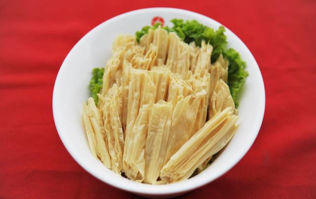 烤肠热量等于多少米饭_烤肠的热量_烤肠热量多少大卡