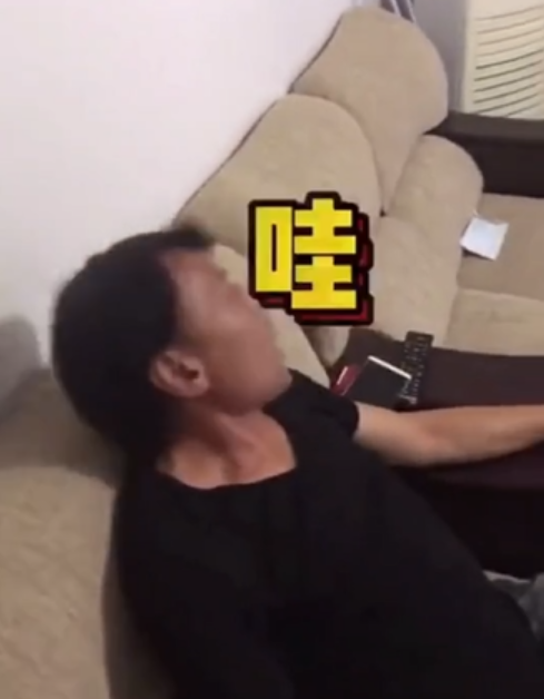 【爆笑】千万不要让爸爸喝醉酒！不然你会收获他的私房钱、还有爸妈的狗粮...（视频/组图） - 13
