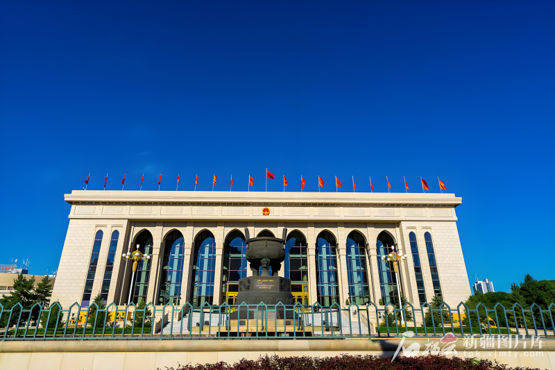 中国新疆維吾爾自治区档案館等編 解説 附CDROM 新疆维吾尔自治区博物馆。镇馆之宝，五星出东方等等～～～ - YouTube