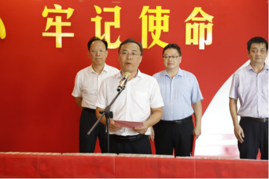 中国农业银行股份有限公司防城港分行副行长廖光辉致辞参加启动仪式的