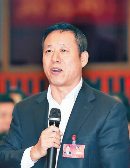 市政协委员李笑竹发言