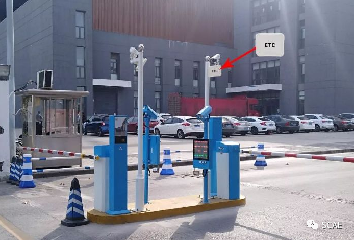 结算现场图etc车牌识别系统可在停车场车流量大时减缓车辆进出的压力