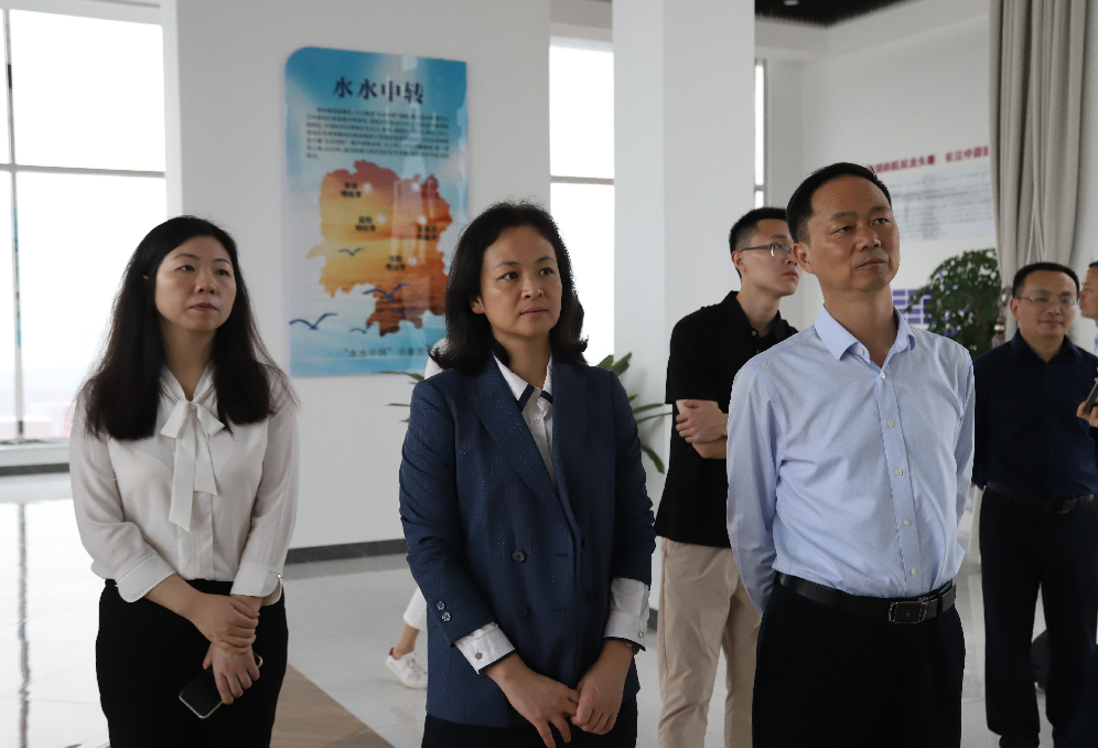 省财政厅到城陵矶新港区调研指导