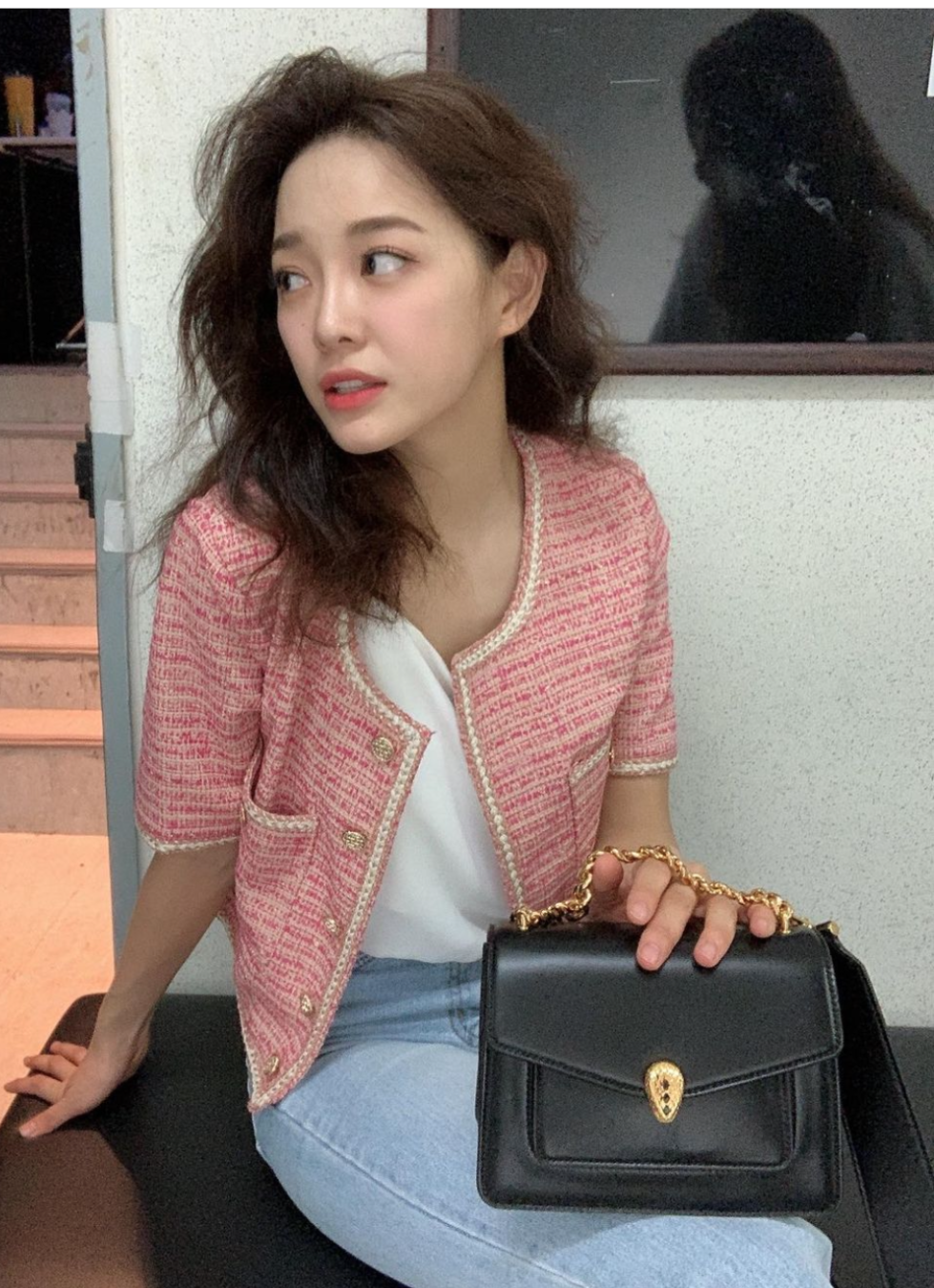 刘雯/周雨彤 抛开戏内申夏莉的高冷千金感,戏外的金世正更多会选择带