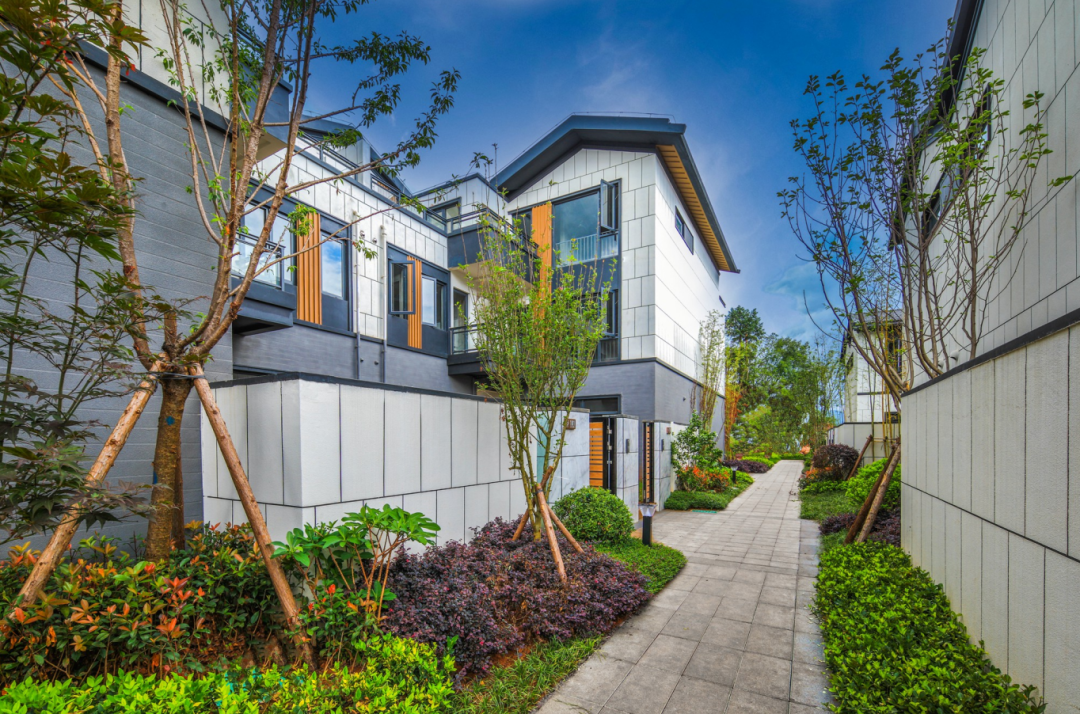 昆明汉华天马山交房实景鉴赏山风拂面与美好度假生活不期而遇