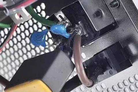 電源內部“一目了然”的圖4