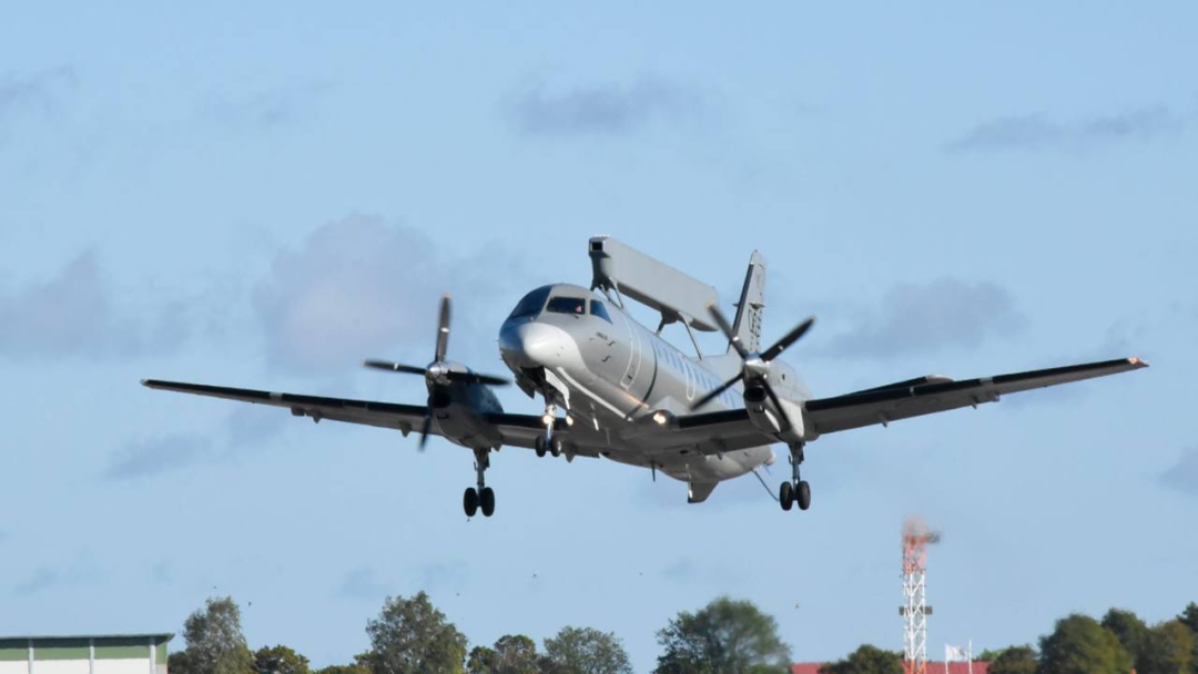 瑞典预警机指挥f-16作战,可能早就对乌飞行员培训