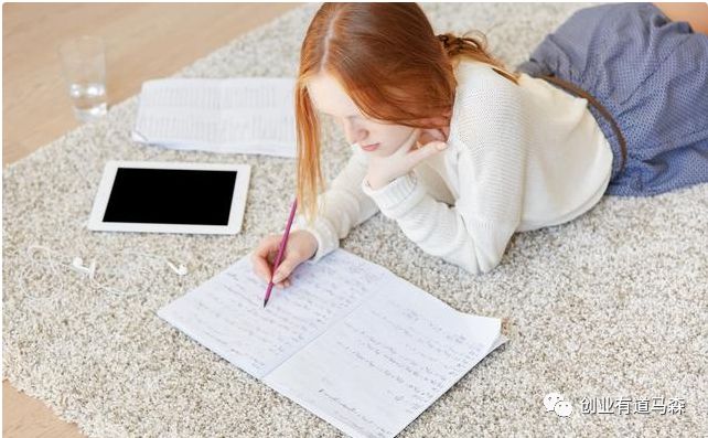 如何通过互联网暴利赚钱？只要需学懂这4招就够！
