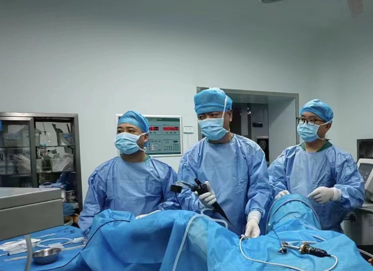 什么是输尿管纤维镜【手术播报】肾结石患者福音-输尿管纤维软镜技术-上海聚慕医疗器械有限公司