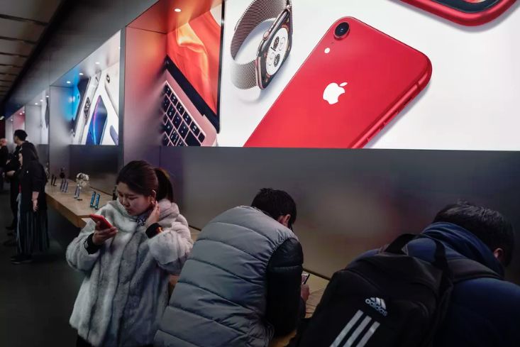 用假Iphone换苹果新机 两中国留学生赚了$100万美元