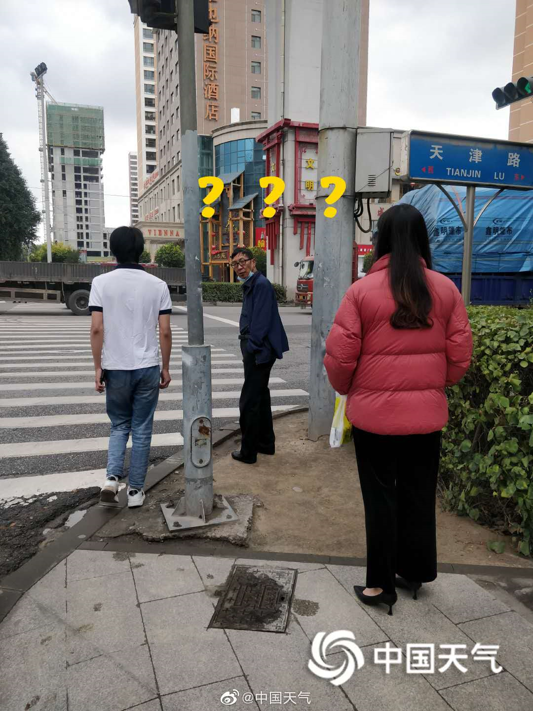 换季木地板容易“变老”？教你一招！