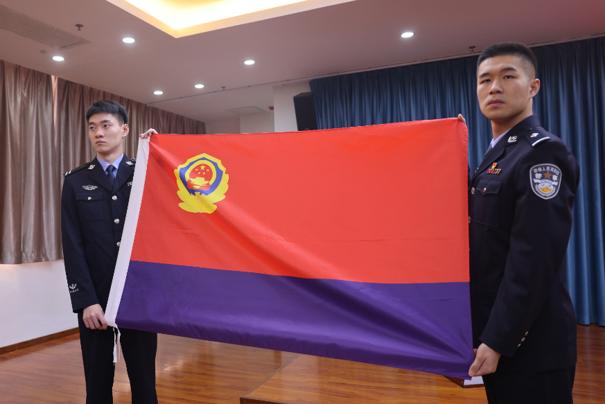 【一线传真】西安公安处：记录从警荣耀 鼓舞警心士气