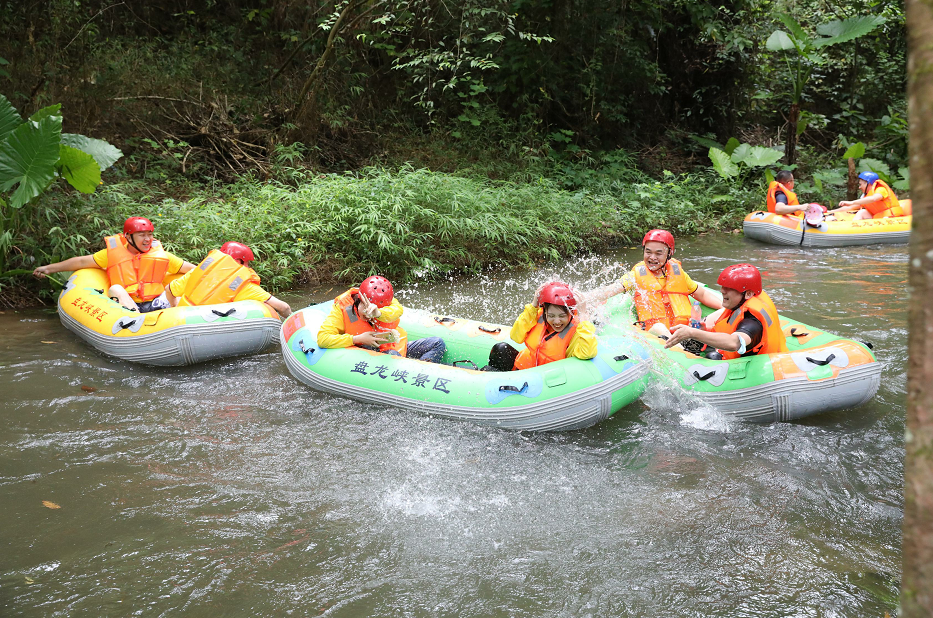 德庆盘龙峡景区:漂流成热捧游玩项目--肇房网