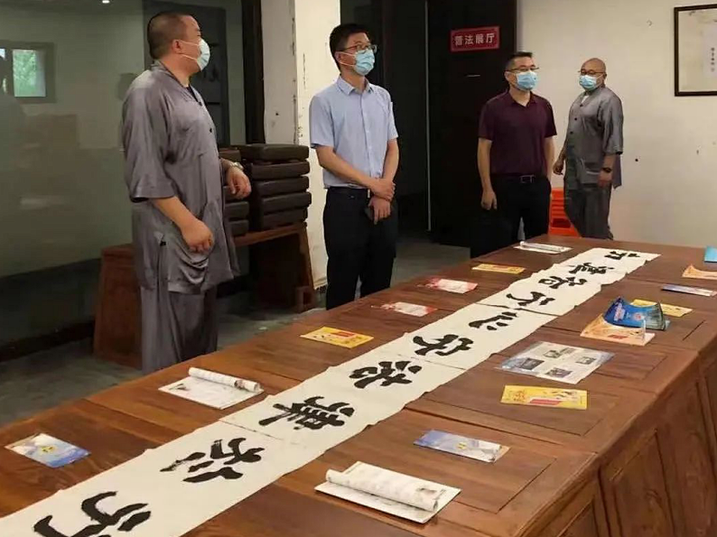 余姚市委常委统战部部长蒋士勇到佛光禅寺检查疫情防控工作