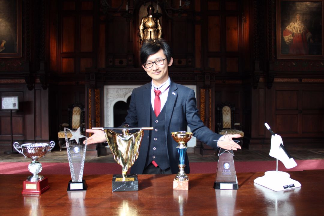 张昱:很多舞台魔术大师,可能用一套活来征服世界,一套活一演就是际