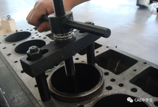 Ansys Workbench工程应用之——结构非线性（下）：状态非线性（4）过盈配合的图4