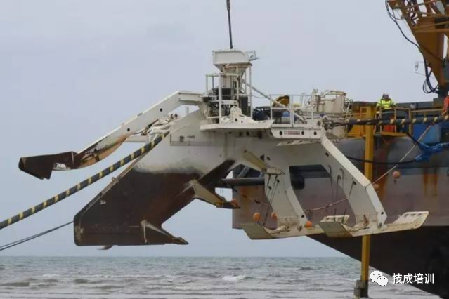 海底电缆是如何铺设的？水下电缆坏了又要如何维修？的图10