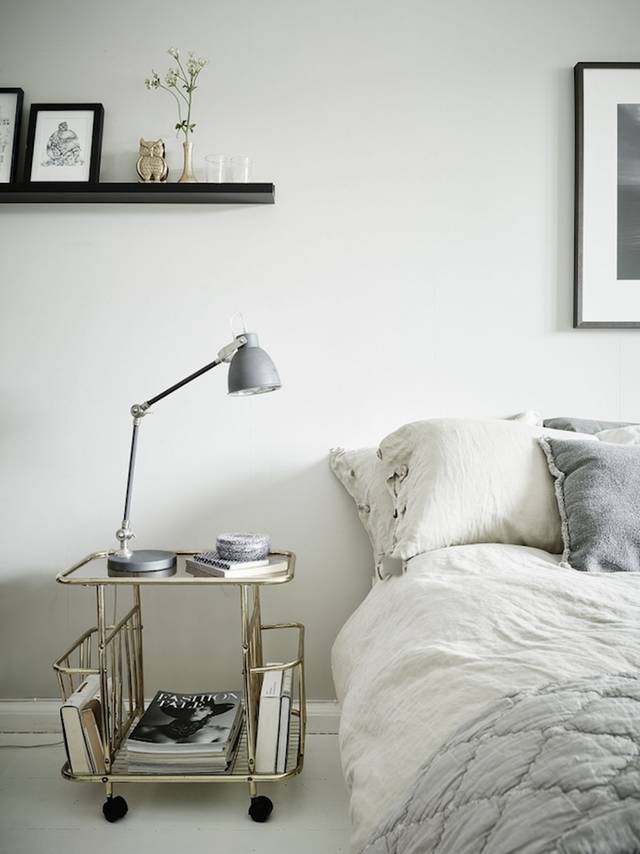 放床头的不一定非得要这些 还可能是这些有趣的玩意